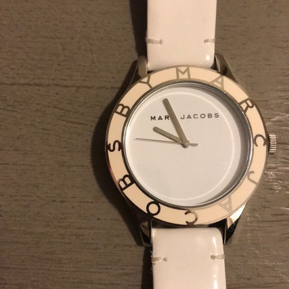 Marc Jacobs Watch - Picture 2 of 2